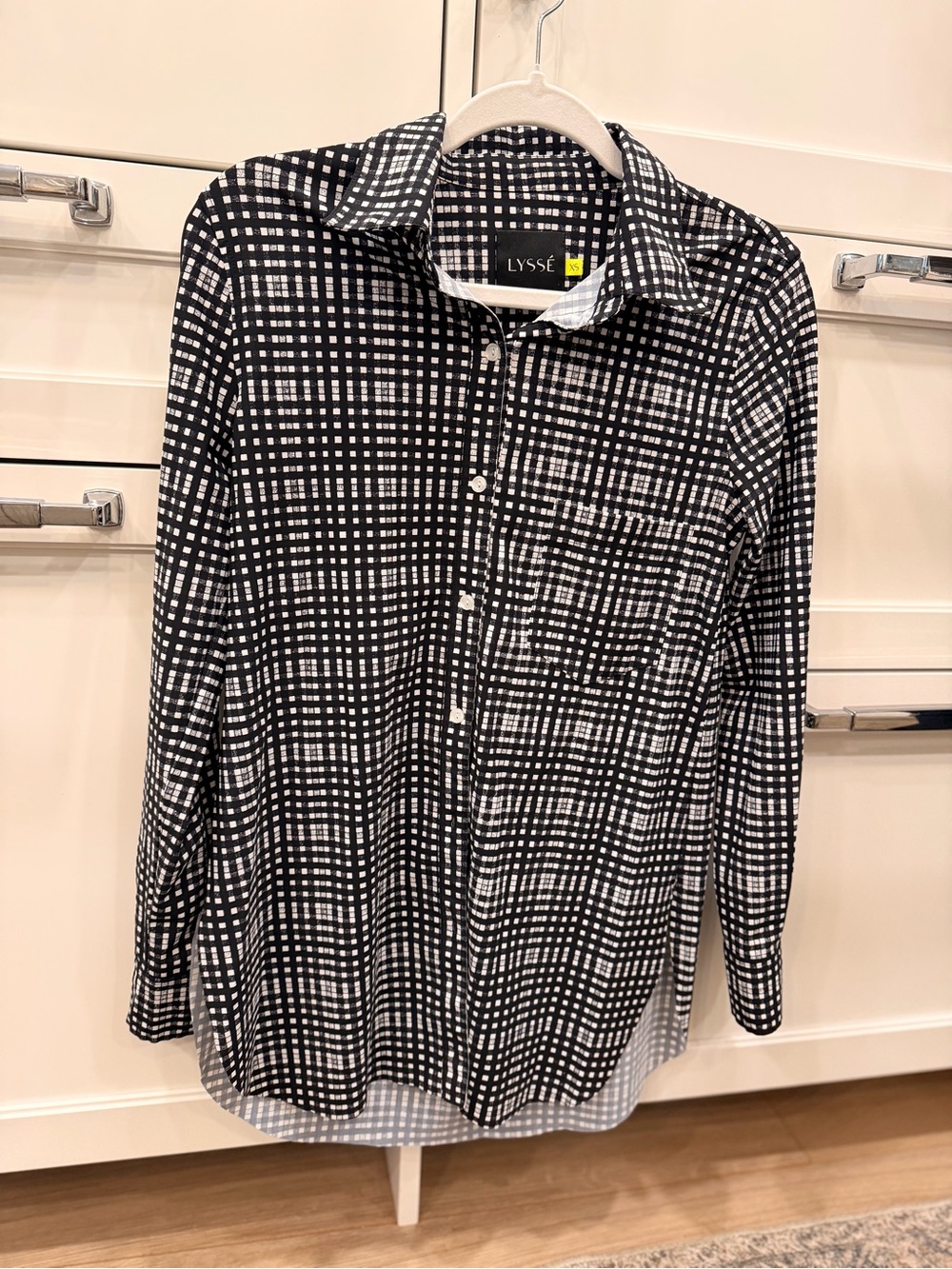 LYSSE Women’s Black & White Schiffer Button-Up Shirt